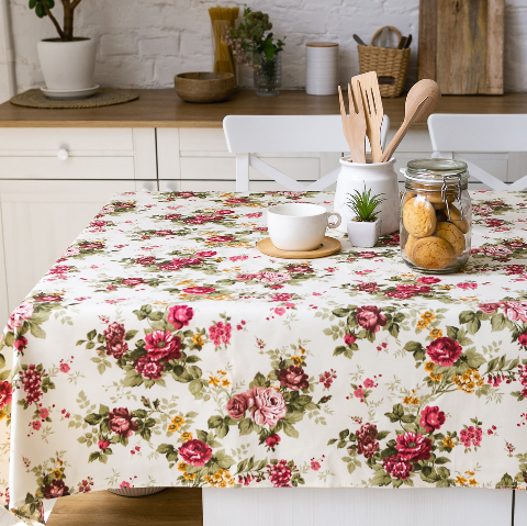 Скатертина з водовідштовхувальним покриттям 