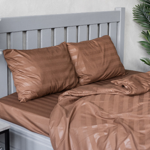 Комплект постільної білизни страйп-сатин, коричневий, євро на резинці – преміум якість