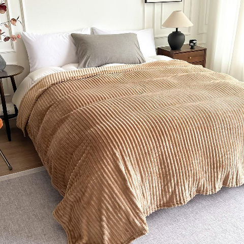 Покривало велюрове Шарпей (бежеве) 200х150 см – комфортне й затишне