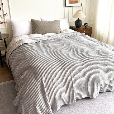 Покривало велюрове Шарпей (світло сірий) 200х180 см – комфортне й затишне