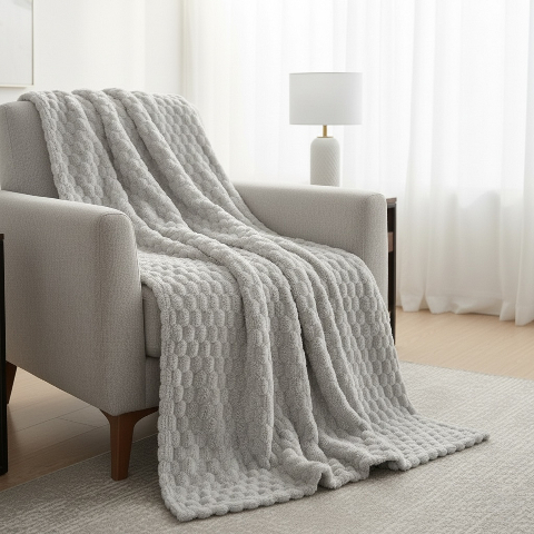 Покривало велюрове однотонне Соти (світло-сірий) 200х230 см – елегантний комфорт щодня