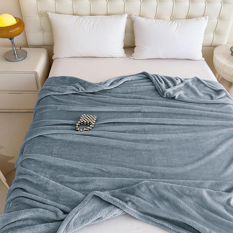 Покривало велюрове однотонне Comfort (блакитне) 200х230 см – елегантність, м’якість і затишок у кожній деталі