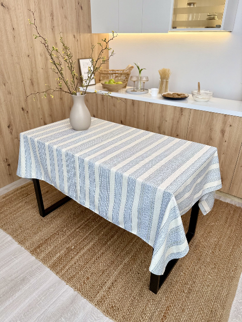 Скатертина з українським вишитим орнаментом, 150 х 150 см – етностиль для дому та свят (нтч1-1-15)