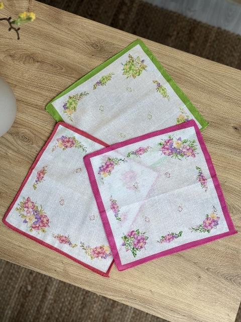 Жіночий носовичок з батисту (10 шт в упаковці) 28 × 28 см, Вид 1 (В035-7-5) – м’які та багаторазові