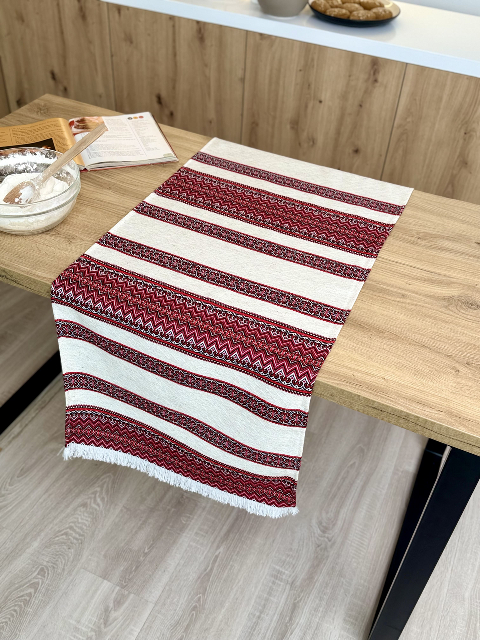 Скатертина-доріжка (ранер) вишита 140 х 47 см (рнд1-1-14) - стильний акцент і затишок у сервіруванні