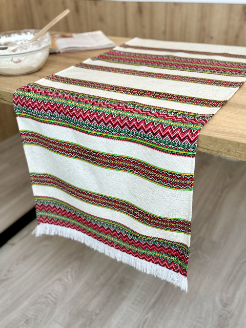 Скатертина-доріжка (ранер) вишита 140 х 47 см (рнд1-11-14) - стильний акцент і затишок у сервіруванні