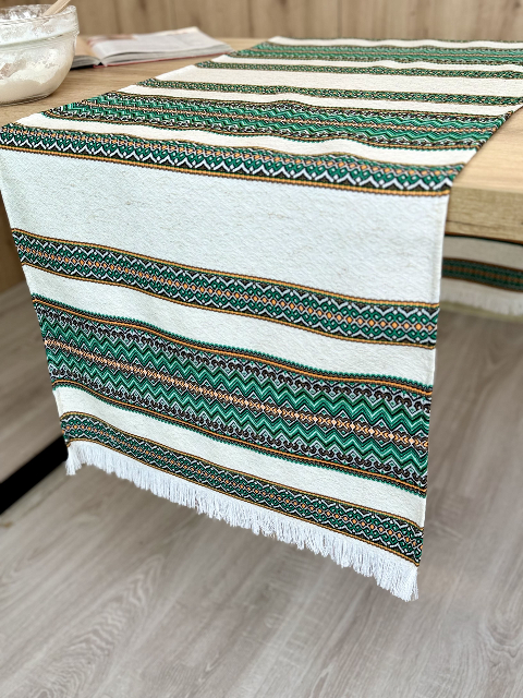 Скатертина-доріжка (ранер) вишита 140 х 47 см (рнд1-21-14) - стильний акцент і затишок у сервіруванні