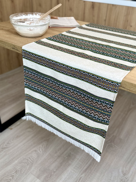 Скатертина-доріжка (ранер) вишита 140 х 47 см (рнд1-131-14) - стильний акцент і затишок у сервіруванні