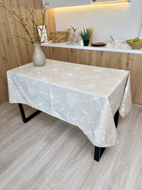 Скатертина з водовідштовхувальним покриттям 