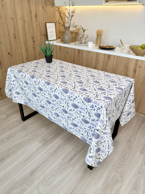 Скатертина з водовідштовхувальним покриттям 