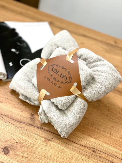 Комплект рушників однотонний Solafa (мікрофібра) світло-сірий – банний 140×70 см + для обличчя 35×75 см