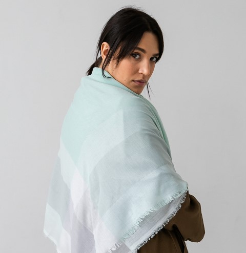 Хустка Клітинка 140 х 140 см. (м'ятний) – натуральна бавовна, стиль і комфорт