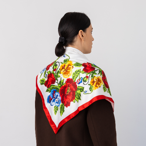 Хустка патріотична (атлас) 90 х 90 см (С90150-24) – стиль з українським характером