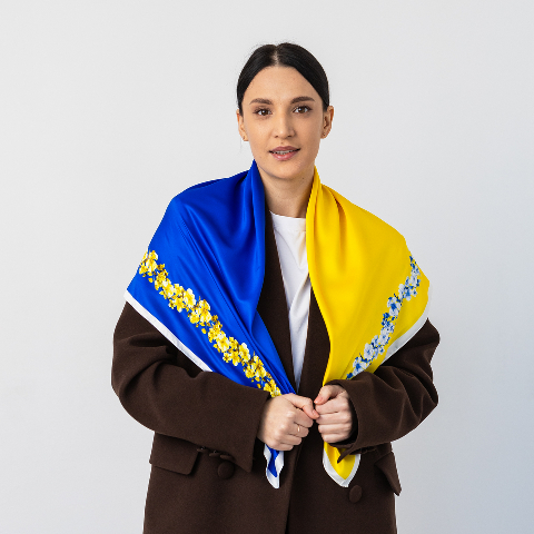 Хустка патріотична (атлас) 90 х 90 см (С90150-28) – стиль з українським характером