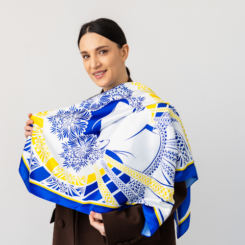 Хустка патріотична (атлас) 90 х 90 см (С90150-38) – стиль з українським характером