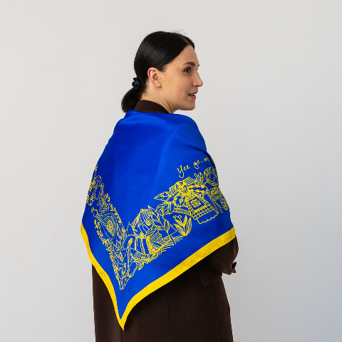 Хустка патріотична (атлас) 90 х 90 см (С90150-40) – стиль з українським характером