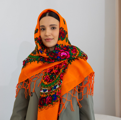 Хустка вовняна з бахромою 120 х 120 см. (помаранчева) - традиційна, жіноча класика