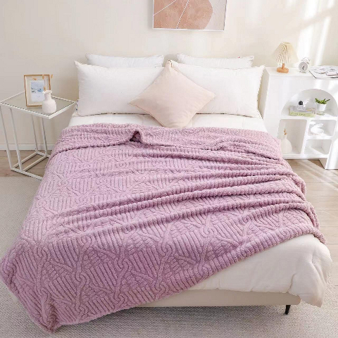 Покривало велюрове Візерунок (бузкове) 200х230 см – естетика і затишок для вашого дому