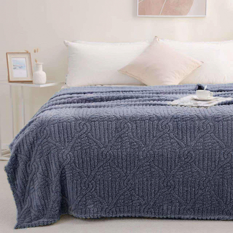 Покривало велюрове Візерунок (синє) 200х230 см – естетика і затишок для вашого дому