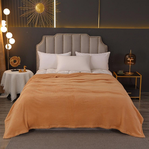 Покривало велюрове однотонне (бурштинове) 200х230 см – естетика і затишок для вашого дому