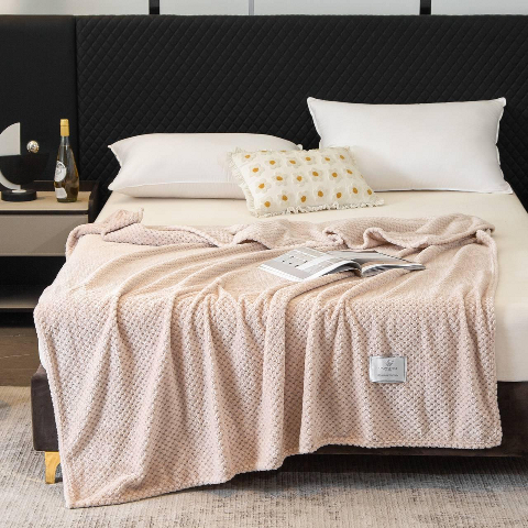 Покривало велюрове однотонне Бамбук (айворі) 200х150 см – м’яке, елегантне, приємне на дотик